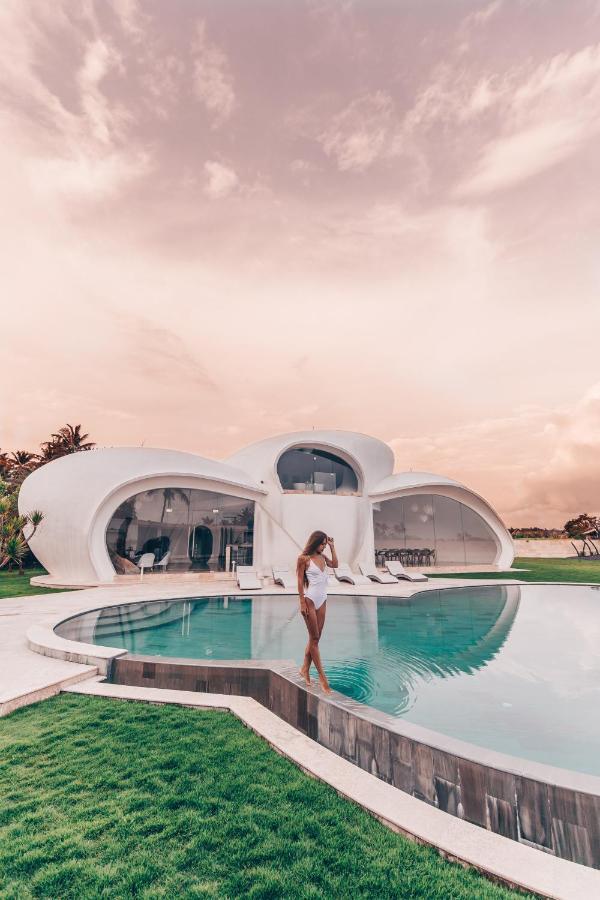 The Cloud Beachfront Villa Tabanan Ngoại thất bức ảnh